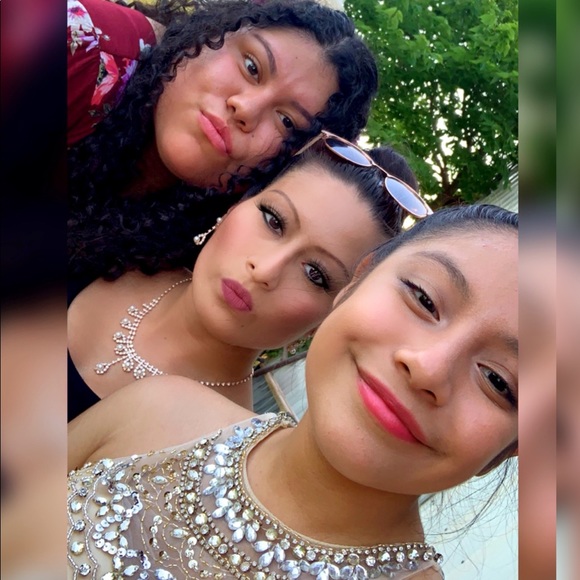 Meet your Posher, Karina - Picture 3 of 5